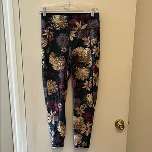 Sweaty Betty zero gravity floral leggings size medium